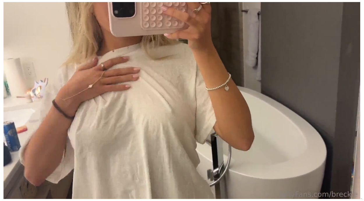 Breckie Hill Titts Play Nip Slip Video Leaked